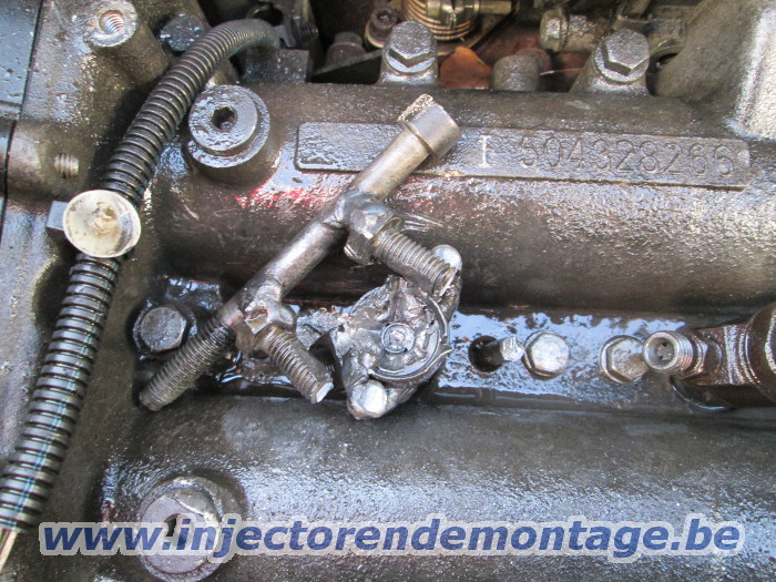 Snappped and welded injector removed from
                Peugeot Boxer with 3.0 HDi Euro 4 engine