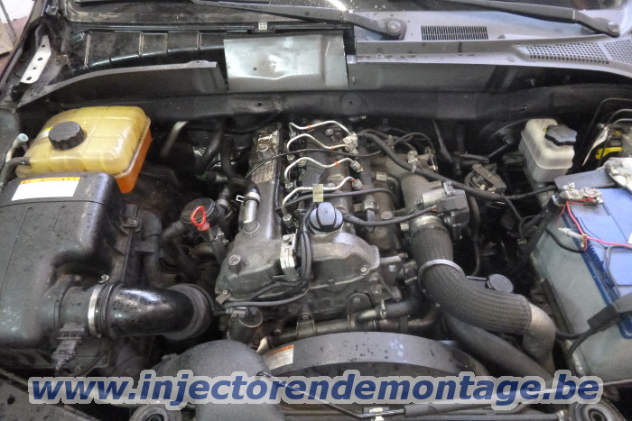 Injector removal from Ssang Yong Kyron with 2.0
                XDi engine