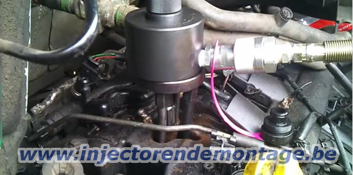 Injector removal from Renault Master / Opel
                Movano with 2.2 and 2.5 engines