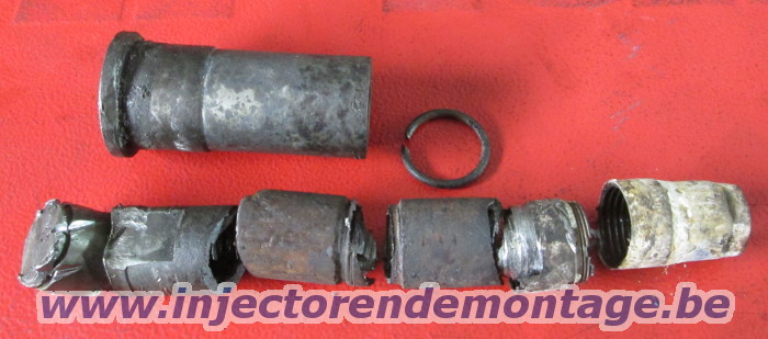 Injectors snapped during profesional injectrors
                removals